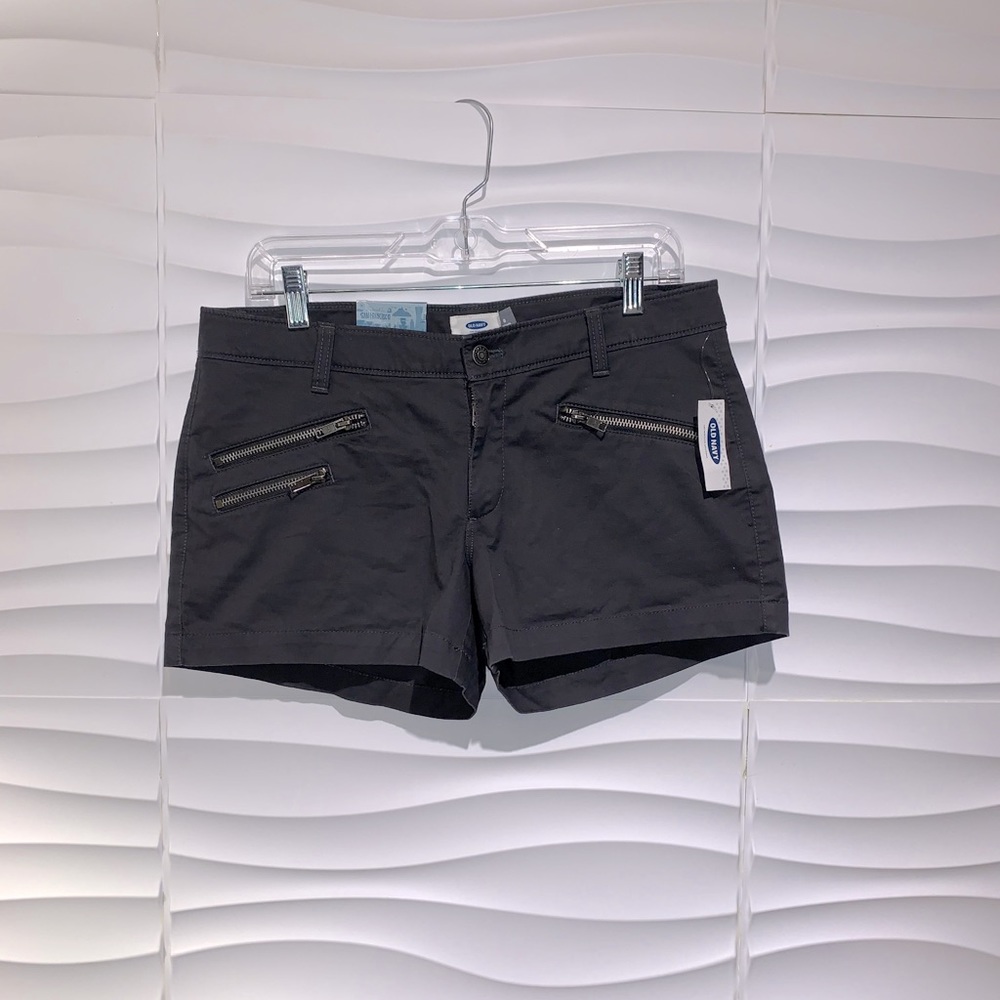 *New* (with tags) Old Navy Grey shorts Size 8
